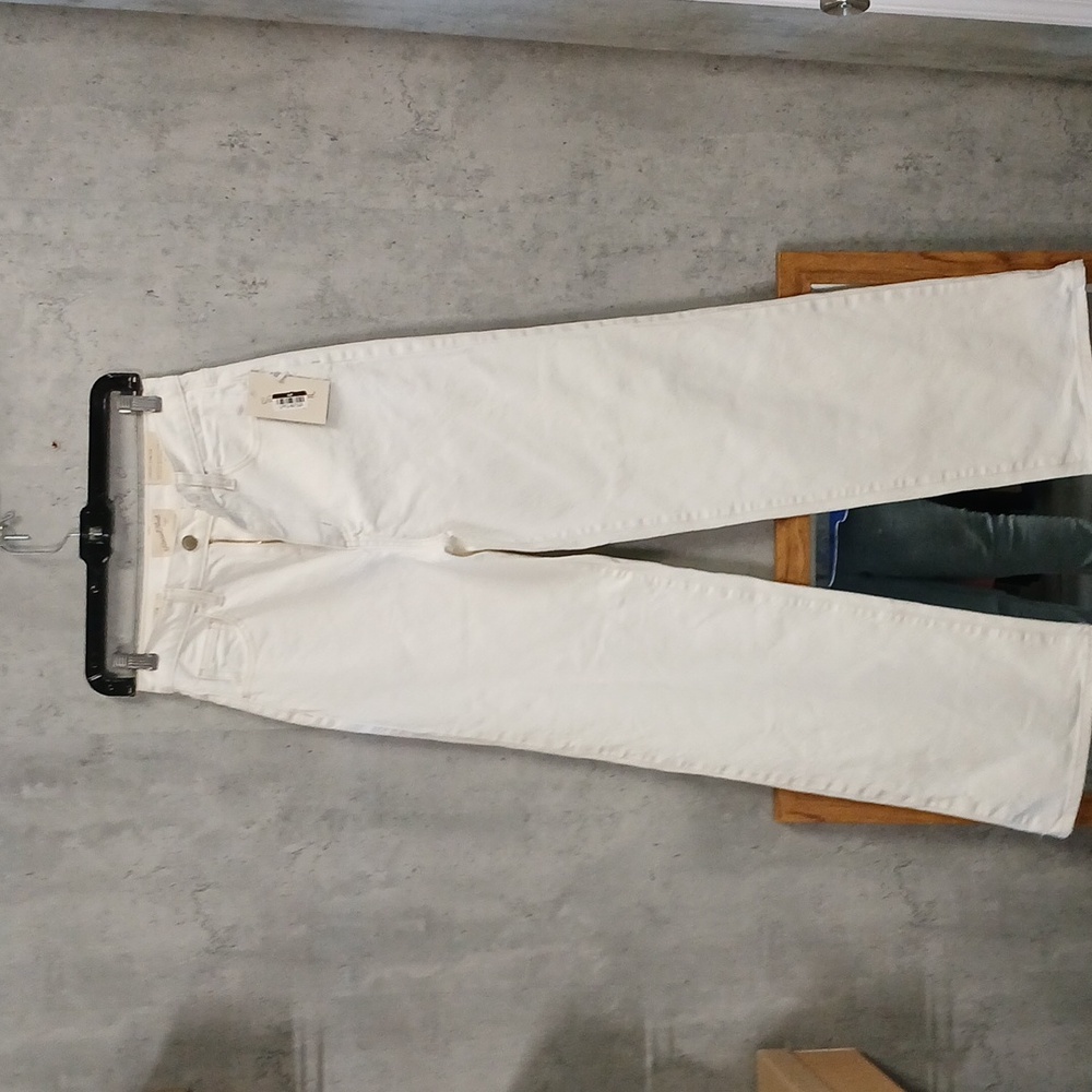 NWT Women's High-Rise Wide Leg Jeans - Universal Thread™ - Picture 3 of 3
